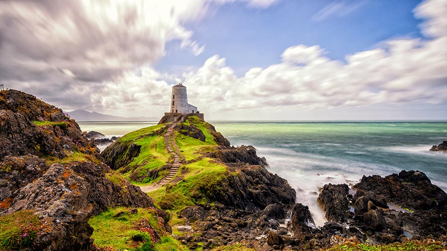 Foel Ferry Cottages Anglesey – family fun and wonderful scenery