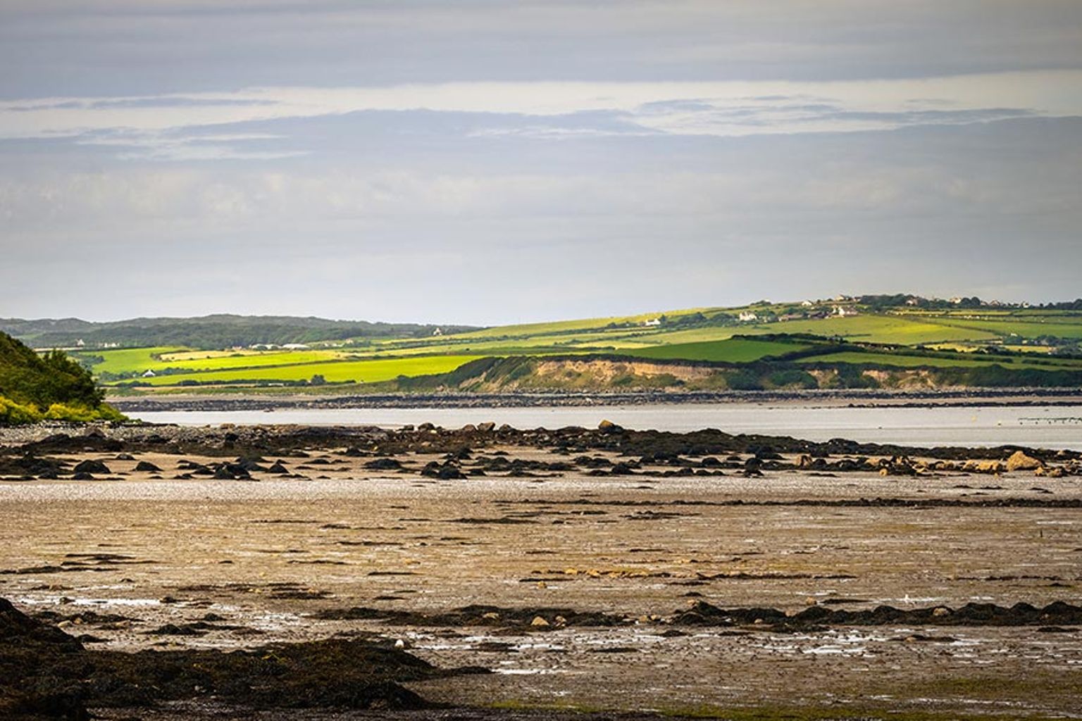 Why Book a Coastal Break in North Wales This Spring?