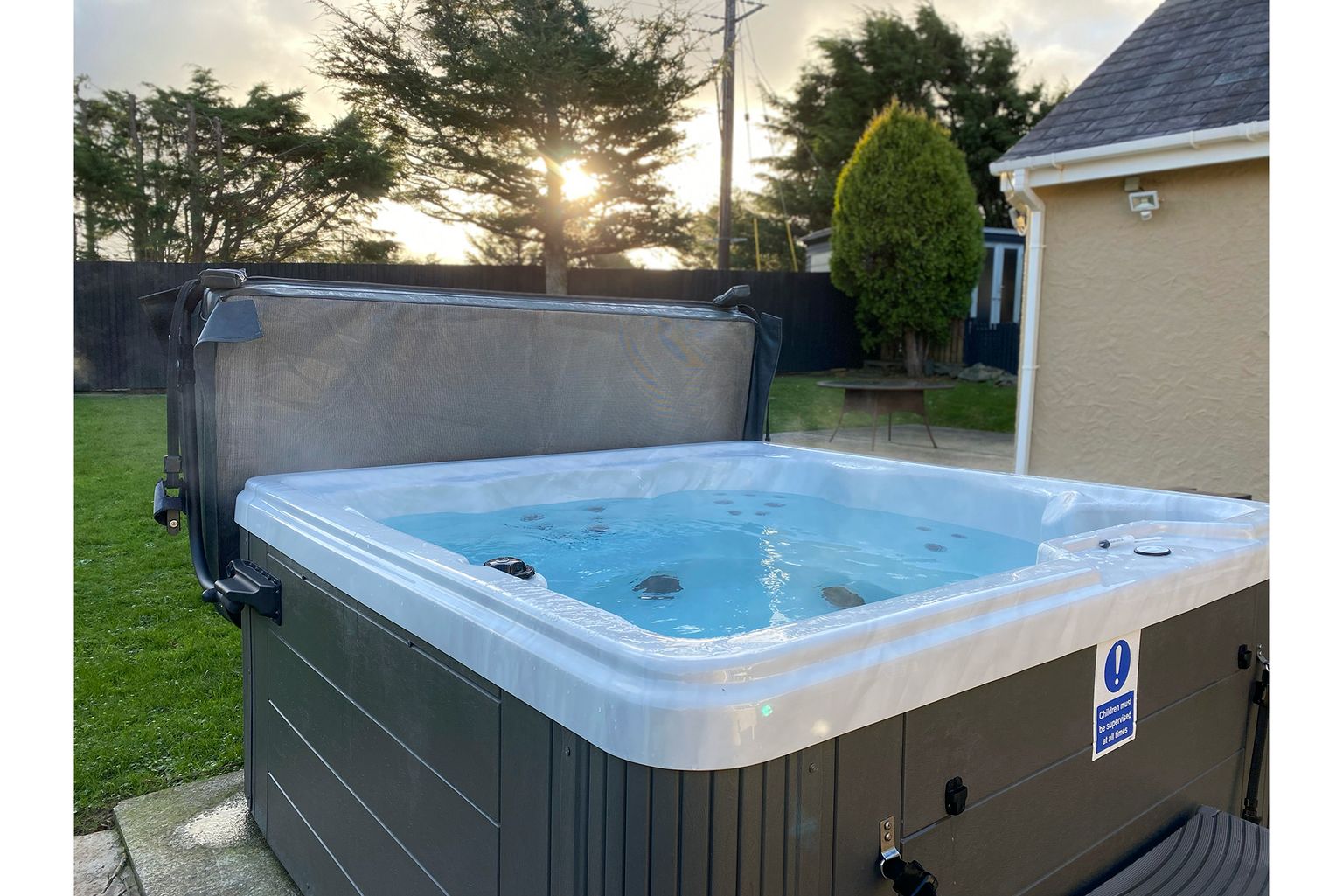 Hot tub self-catering holidays in Anglesey